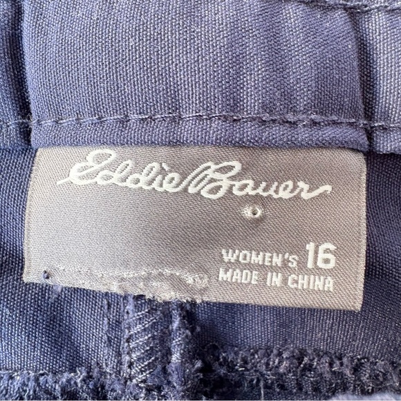 Eddie Bauer Blue Flat Front Shorts Classic Design new without tags - Picture 2 of 8